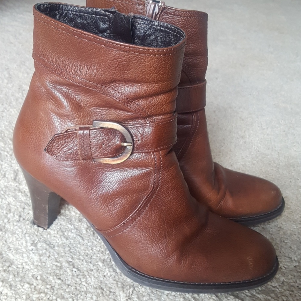 Via Spiga ankle boots